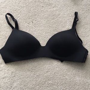 Victoria’s Secret Wireless T-Shirt Bra
